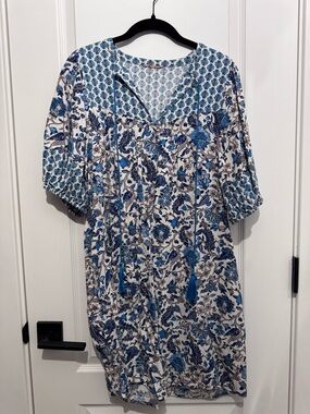 Universal Thread Blue and White Floral Midi Dress